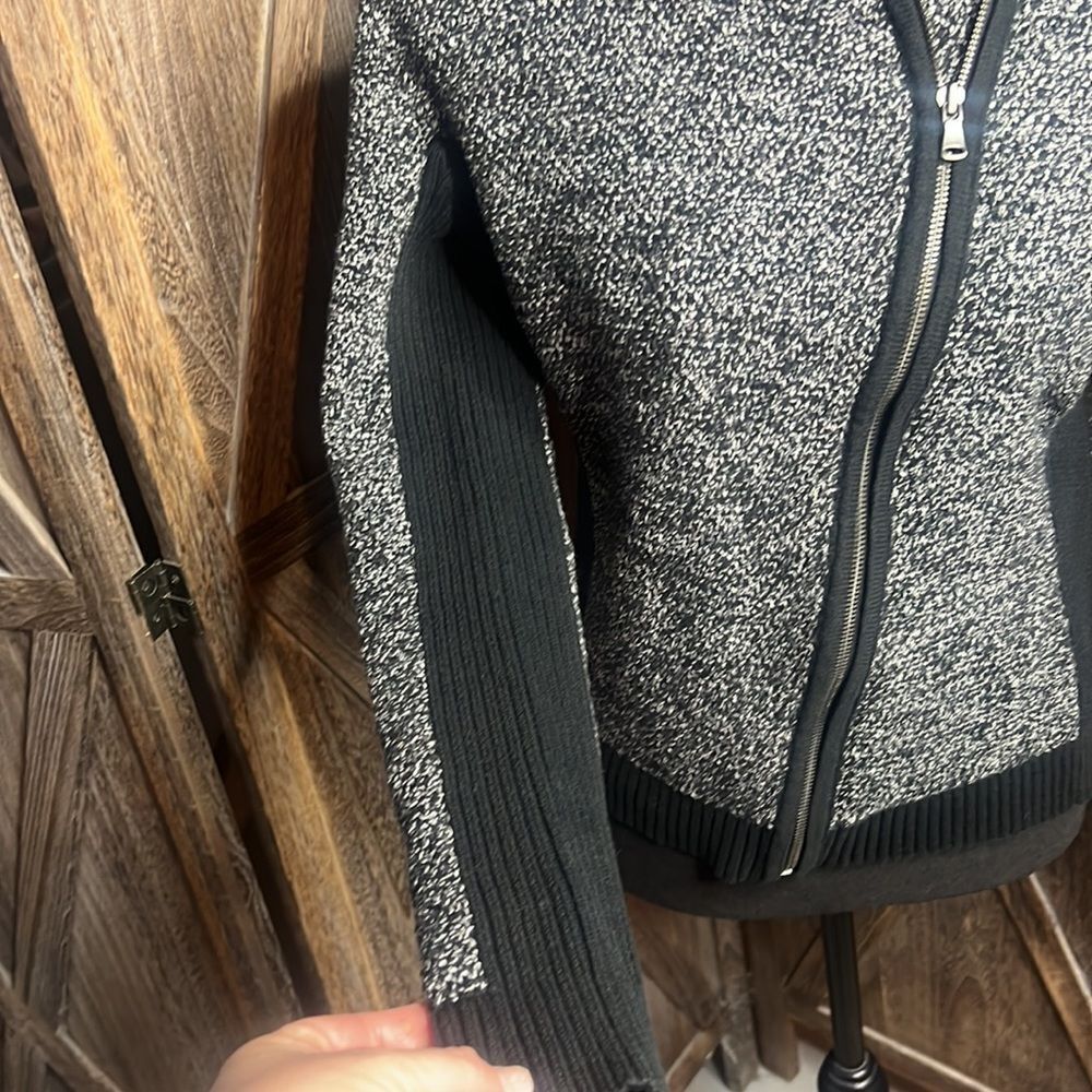 LOFT SWEATER - Picture 3 of 9